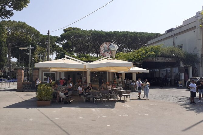 Semi - Private Tour of Pompeii with an Archaeologist - Who should book this Pompeii tour (and who might want a different style)