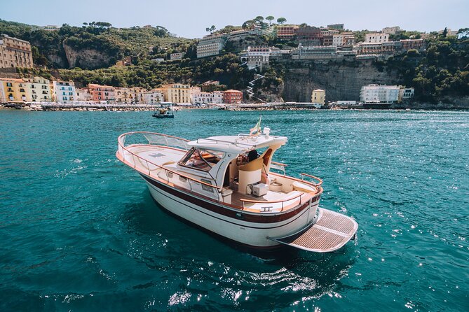 Shared half-day boat tour to Capri from Sorrento - Meeting point and timing: the 8:30 start matters