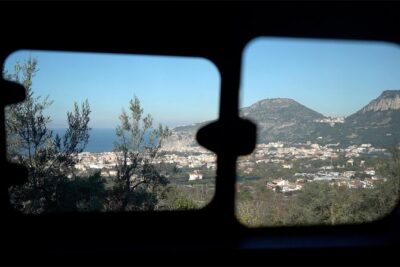 Shared Transfer service from Sorrento to Naples central station - Comfort and baggage rules: what you can bring