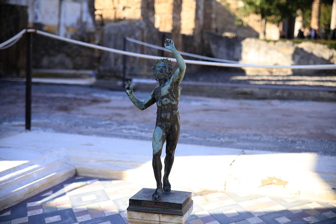 Skip-the-Line Best of Pompeii in one Day Tour w Local Guide & new opened houses - Via dell’Abbondanza: the main street as a living map of Roman life