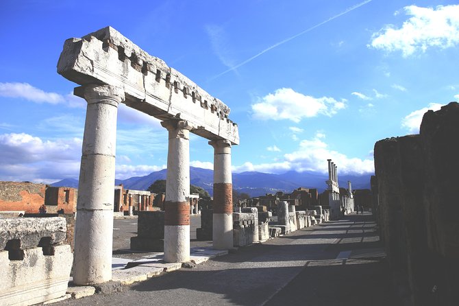 Skip-the-Line Best of Pompeii in one Day Tour w Local Guide & new opened houses - Why skip-the-line matters at Pompeii (and what you’ll do with the saved time)