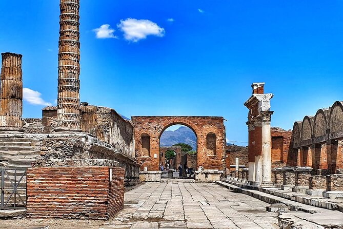 Skip the line Pompeii Guided Tour - Meeting up in Sorrento or Naples (and why location matters)
