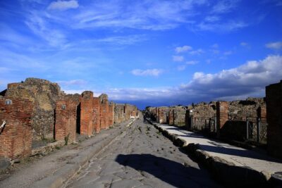 Skip the Line Tour of Pompeii for Kids & Families - Meeting at Piazza Esedra: show up ready, not rushed