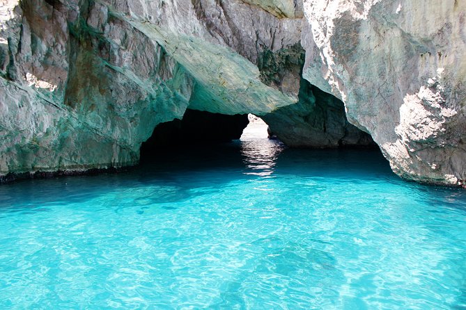 Small Group Capri Island Boat Ride with Swimming and Limoncello - What to bring so this feels easy, not stressful