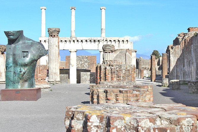 Small Group Guided Walking Tour of Ancient Pompeii Highlights - Teatro Grande: the 5,000-seat stage of Roman public life