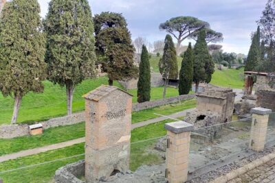Small-Group Tour in Pompeii with a Real Archeologist, ticket included - A smart opener: Casa del Poeta Tragico and its Cave Canem mosaic