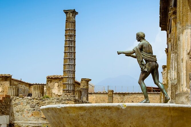 Small-Group Tour in Pompeii with a Real Archeologist, ticket included - Inside the Archaeological Park: amphitheatre, gymnasium, and shade tactics