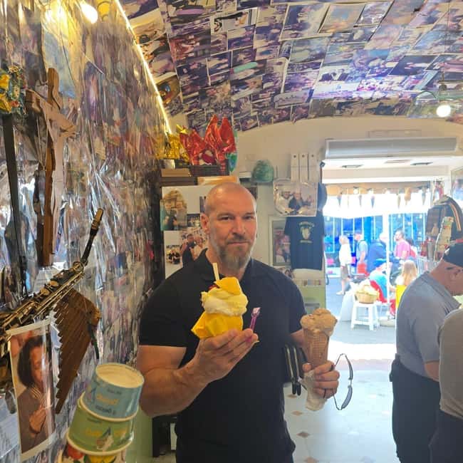 Sorrento: Art & Food Tour with Tastings - Getting back to Piazza Tasso, plus the beach option in summer