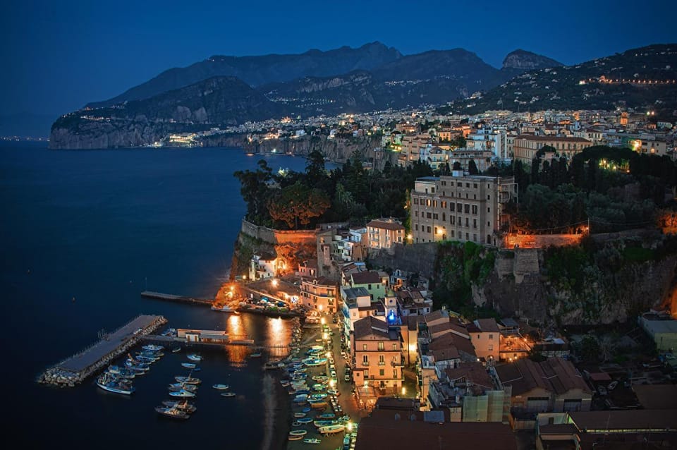 Sorrento by night... with a tasty surprise - Piazza Tasso Meetup and the Back Streets Off Corso Italia