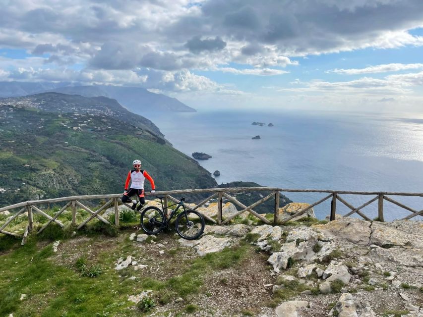 Sorrento: E-Bike Wine & Food Tour - Piazza Andrea Veniero start: setup is quick and friendly