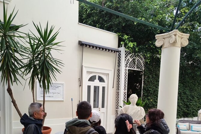 Sorrento grand tour off the beaten track with breathtaking landscapes - San Francesco cloister: quiet space, nature details, and the nativity scene angle