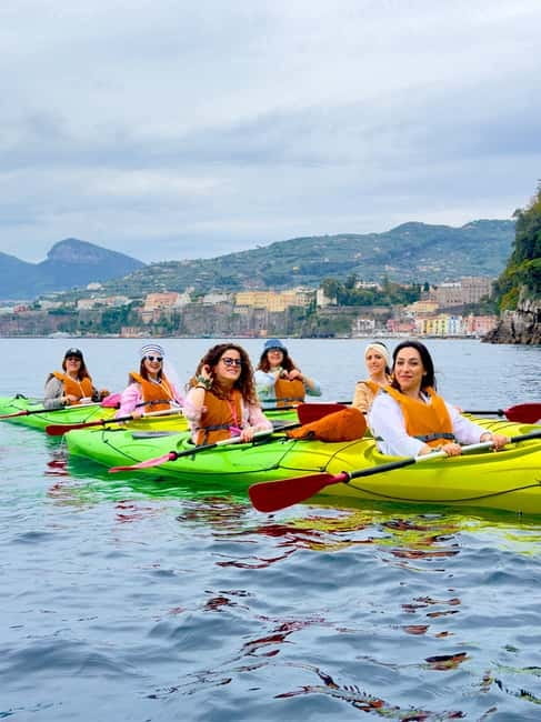 Sorrento: Guided Kayak Tour + Free 1h Paddleboarding - Kayaking Sorrento: the short version of why this works