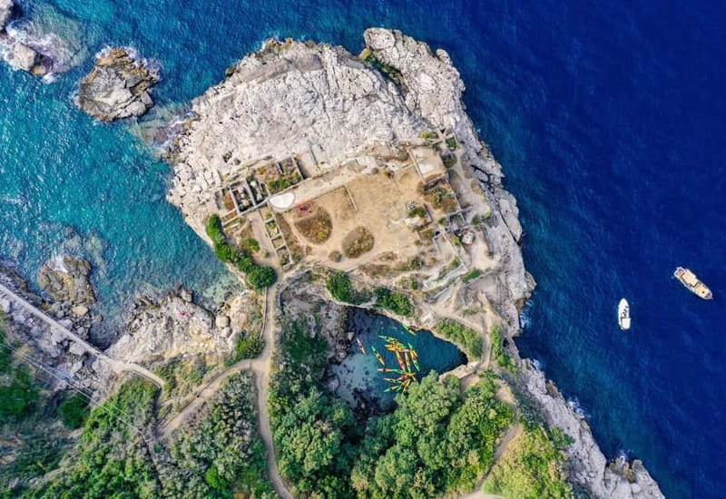 Sorrento: Guided Kayak Tour + Free 1h Paddleboarding - The first stretch on the water: what you’ll see and how you’ll feel