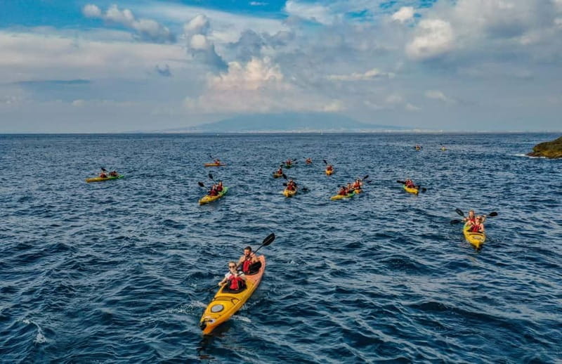 Sorrento: Guided Kayak Tour + Free 1h Paddleboarding - The guides and the experience tone: friendly, organized, and flexible