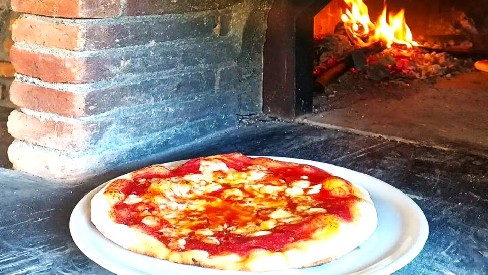 Sorrento: Half-Day Pizza Making, Wine, Limoncello & Pick-Up - Lunch setup: picnic-style outdoor dining with what you made