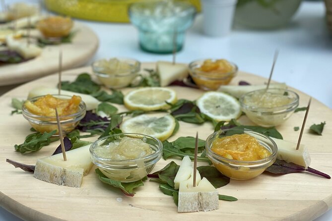 Sorrento Lemon Grove Experience with Local Product Tasting - Group size and listening tips for an open-air orchard