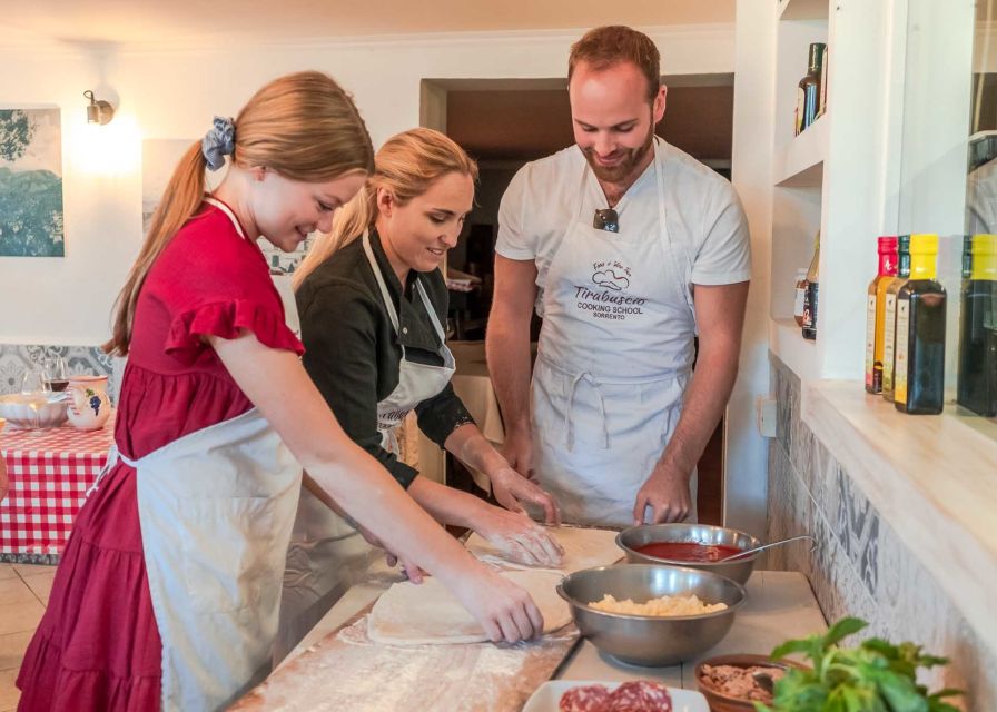 Sorrento: Pizza Making Course - Apron-on pizza making: what really happens in the 2 hours