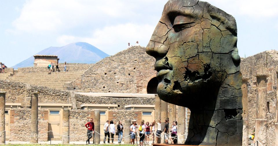 Sorrento: Pompeii and Vesuvius Day Trip with Entry and Lunch - Lunch at a winery near Vesuvius: fuel with a view