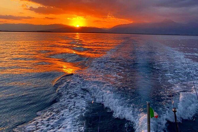 Sorrento Private Boat Tour at Sunset with Prosecco - Sorrento Coast Stop: Coast Views, a Roman Villa Swim, and Aperitivo Timing
