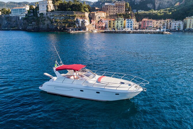 Sorrento: Private boat tour Capri&Positano - Raffaelli Shamal 40 - Boat Comfort and On-Board Perks (Raffaelli Shamal 40)