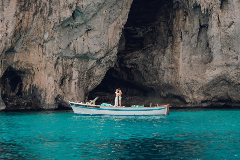 Sorrento: Private Photo Shoot with a PRO Photographer - Posing, Candid Moments, and “Fashion” Without the Awkwardness