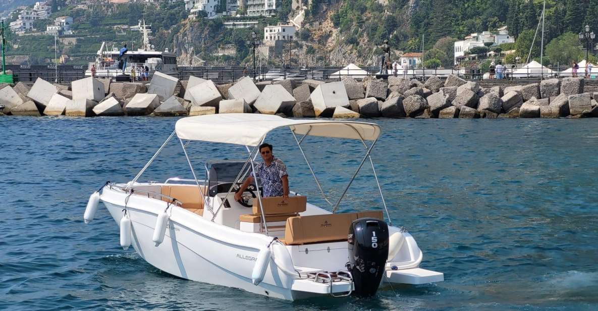 Sorrento: Private Sunset Cuise with Prosecco and Limoncello - Drinks and snacks: the minibar setup is part of the fun
