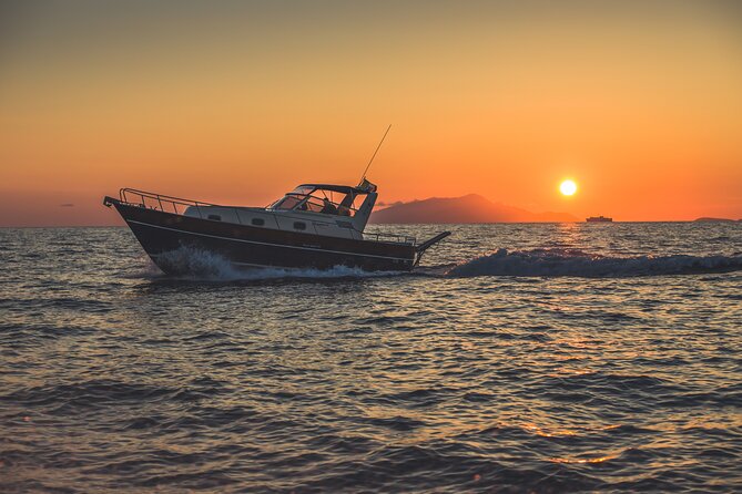 Sorrento Sunset Aperitif Cruise: Sip, Sail & Soak in the Views - The Sorrento stop: a half-hour in town