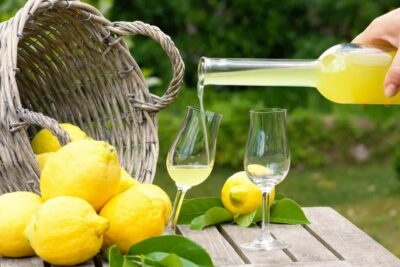 SORRENTO: Sunset Limoncello Making After-Dinner Experience - Getting there the easy way: Sorrento pickup and the minivan ride