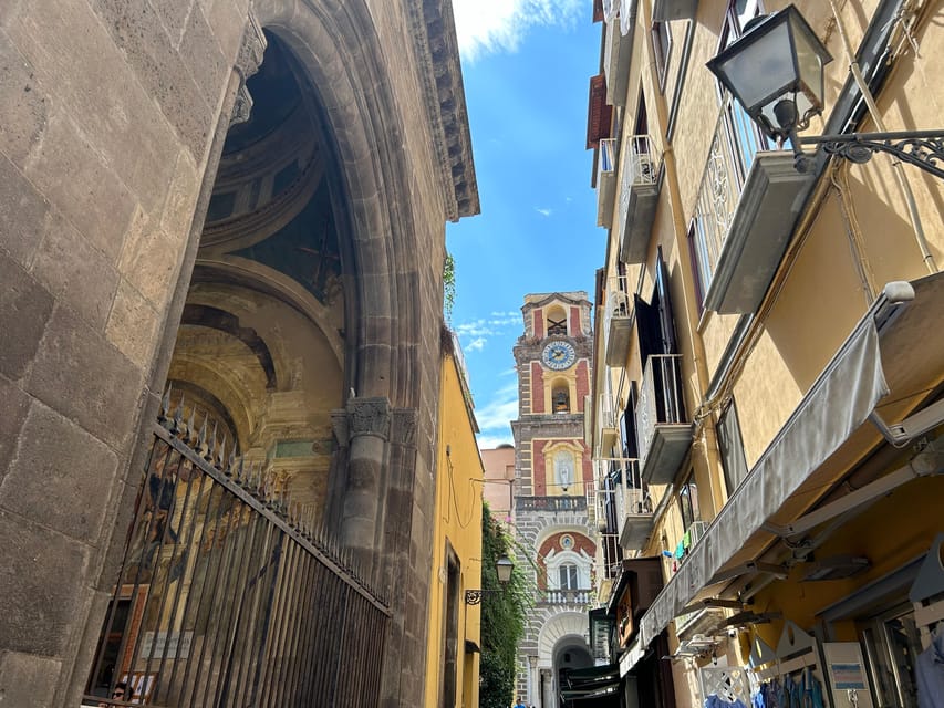 Sorrento through the eyes of a local - Piazza della Vittoria panorama and the St. Francis cloister with graffiti