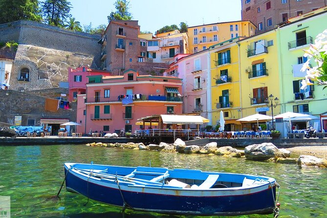 Sorrento Walking Tour & Limoncello Tasting - Stop 3: Centro Storico With Lemons, Wood Inlay, and Villa Comunale Views