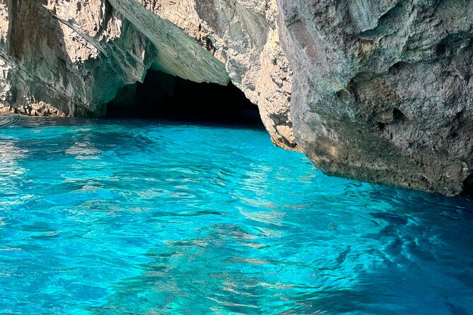Sorrentomaxiboat tours to Capri - Marina Piccola on Capri: your 2 hours of freedom