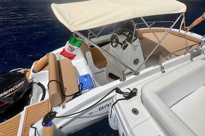 Sorrentomaxiboat tours to Capri - Swimming and snorkeling breaks: where the day turns fun