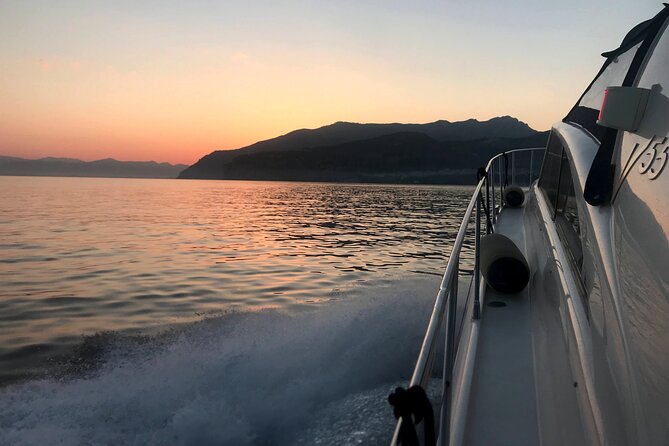 Sunset Luxury: Capri on fire - Prosecco and snacks: the right kind of included comfort