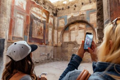 The Ultimate Ruins of Pompeii and Herculaneum Private Day Trip - The train ride and the switch to Herculaneum’s quieter story