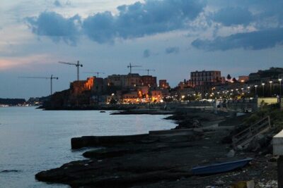 Tour in the ruins of Pozzuoli with an archaeolgist. - Rione Terra promontory views: the 30-minute payoff
