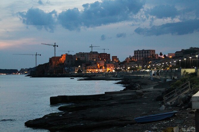 Tour in the ruins of Pozzuoli with an archaeolgist. - Rione Terra promontory views: the 30-minute payoff