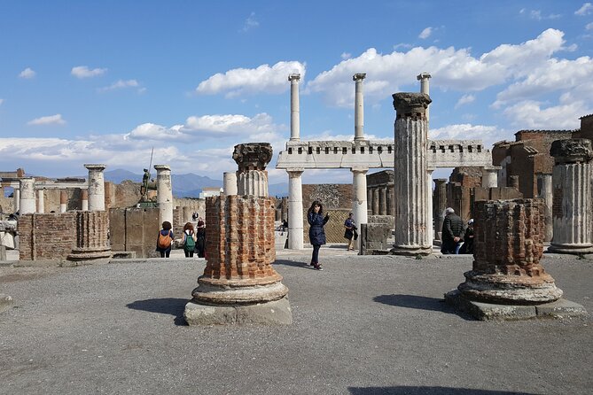 Tour of Pompeii & Amalfi Coast with Skip the Line & Pick Up from Naples Port - Pompeii Archaeological Park: How You Get Value from 2.5 Hours