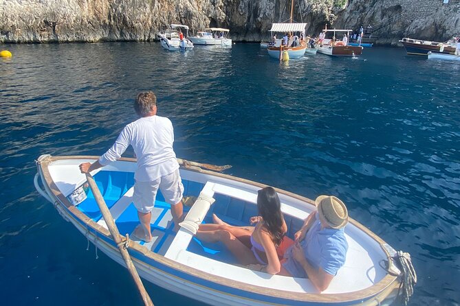 Tour Privato di Capri in Barca - Stop by Stop: Grotta Verde, White Grotta, and Regina Giovanna Swim Time