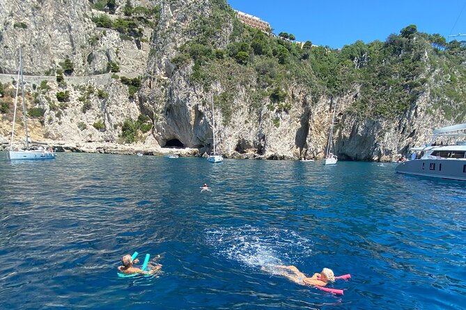 Tour Privato di Capri in Barca - Food, Drinks, Towels, and Snorkeling Gear That Actually Matter