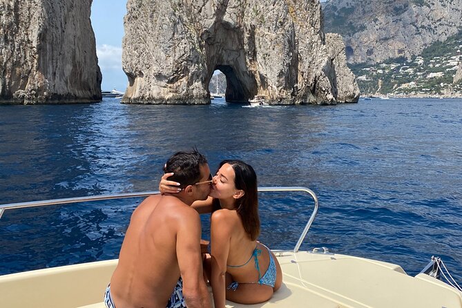 Tour Privato di Capri&Positano in Barca - Faraglioni: Photos First, Then the Mezzo Passage