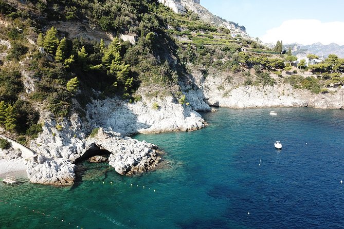 Tour the Sea Grottoes of the Amalfi Coast - Captains, stories, and why communication matters