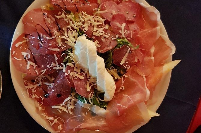 Traditional Neapolitan Dinner in Pompei - Villa Franca - Family Restourant - Starters in the Neapolitan style: mozzarella, salami, tomatoes, and smoke