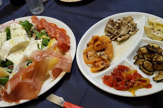Traditional Neapolitan Dinner in Pompei - Villa Franca - Family Restourant - Fish on the table: Orata fish fillet Vesuvio way