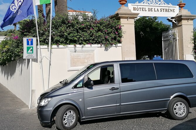Transfer from Sorrento to Naples or vice versa - Comfort and practical extras: air conditioning, but plan without WiFi