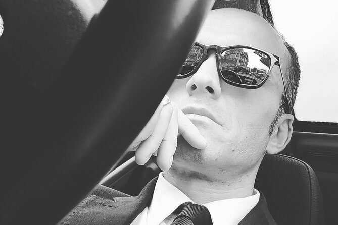 Transfer private from Positano to Naples or viceversa - The pickup matters: pre-set locations and a near-public-transport meeting point