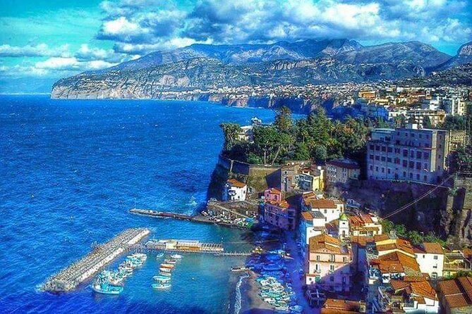Transfers From Naples Airport Or Train Station To Sorrento - Pickup that saves time: name sign meet-up and driver readiness