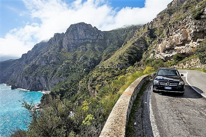 Trasferimento privato da Napoli ad Amalfi o Positano o viceversa - The Drive: Coast Views, Smooth Guidance, and Fewer Headaches