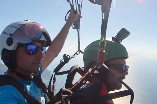 Two-seater paragliding Amalfi and Sorrento Coast Monte Faito - Entering the air: the short run, the harness comfort, and the sound