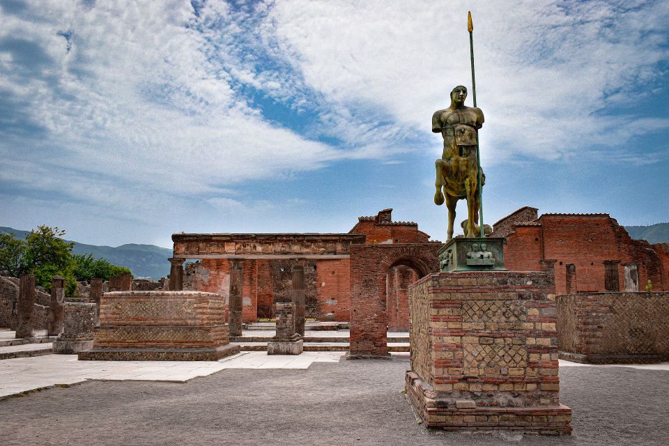 Vesuvius and Pompeii Transfer + Entrance for the Vesuvio - Logistics that can trip you up: buses and the swap between stops