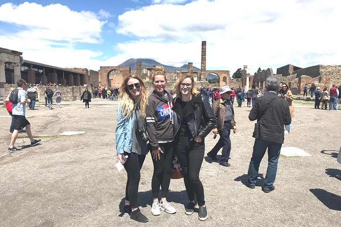 VIP Pompeii Tour including Newly Opened Houses With Archaeologist - Skip-the-line entry and the advantage of getting oriented fast